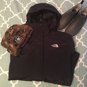 Women’s North Face heavy duty rain jacket